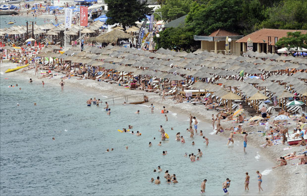 Илегала скида кајмак од туризма